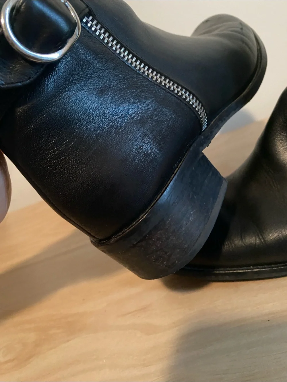 Aquatalia Black Leather Ankle Boots Size 9 Buckle Zip Made in Italy